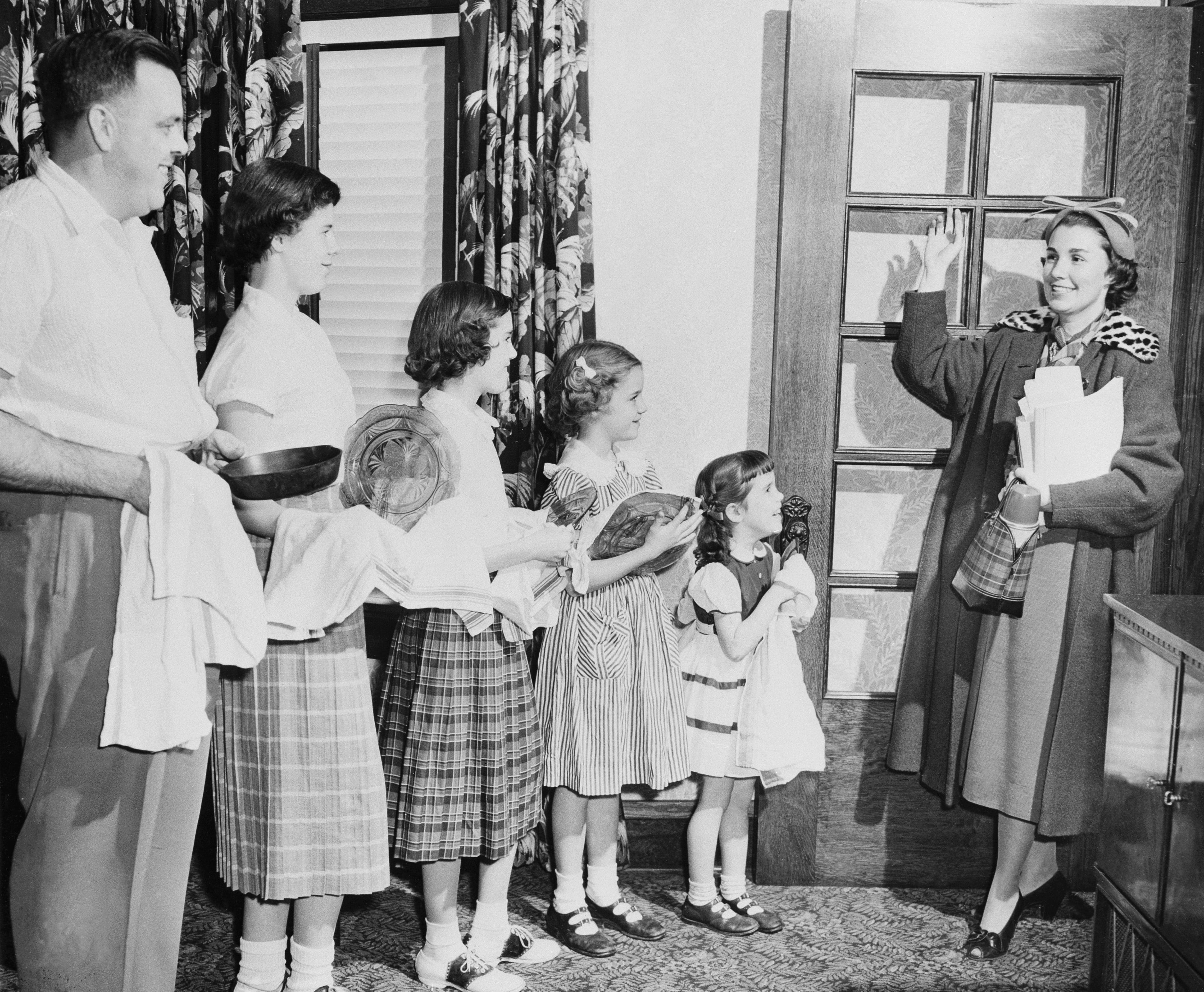 1940s mom leaving for work