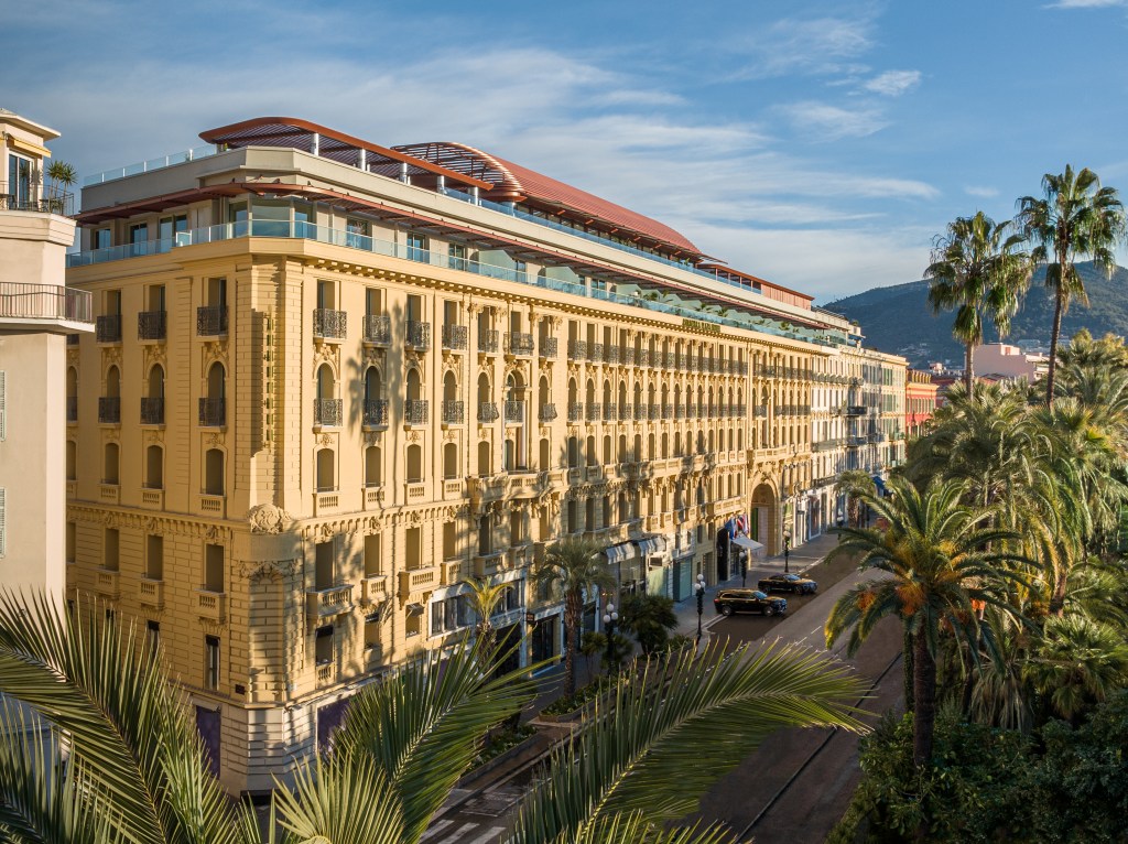 Anantara Plaza
