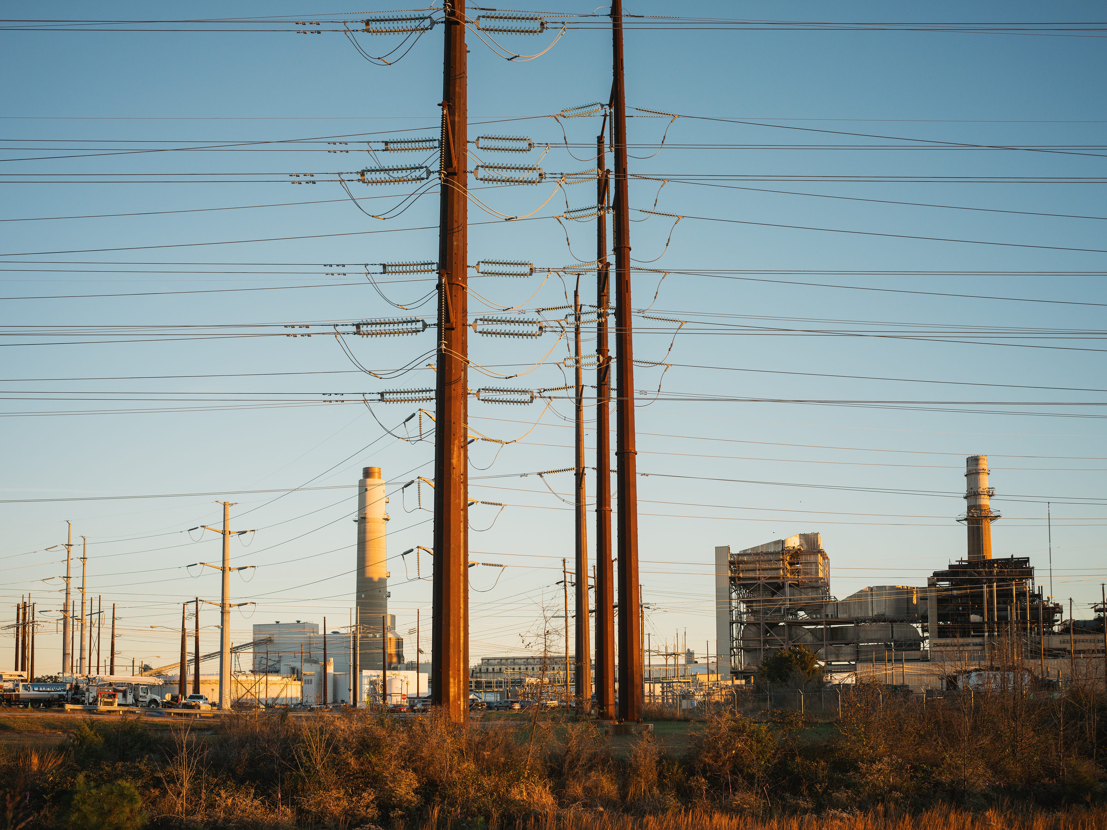 Power lines in front of a coal-fired power station
