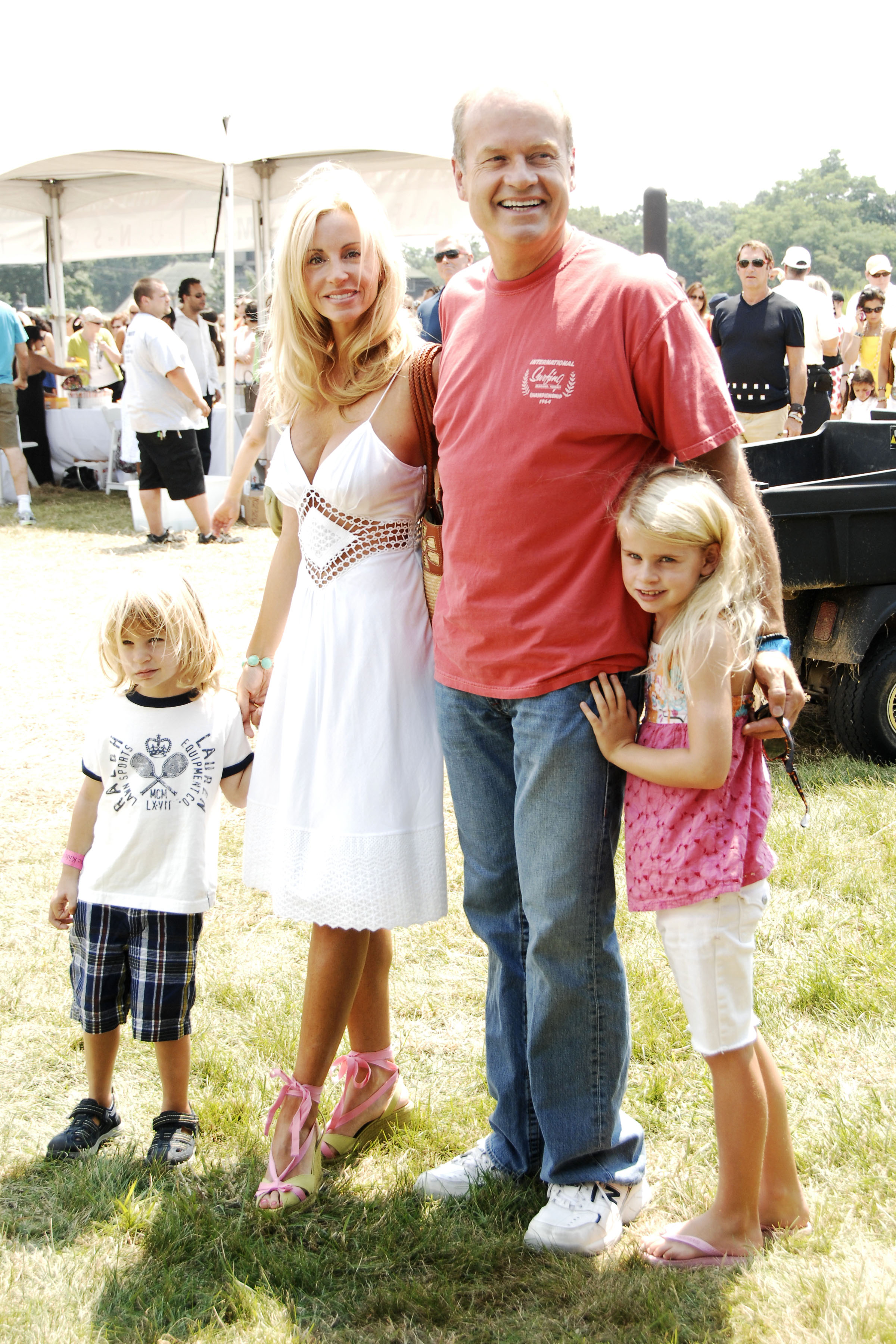 Kelsey Grammer, Kayte Walsh and kids in July 2008