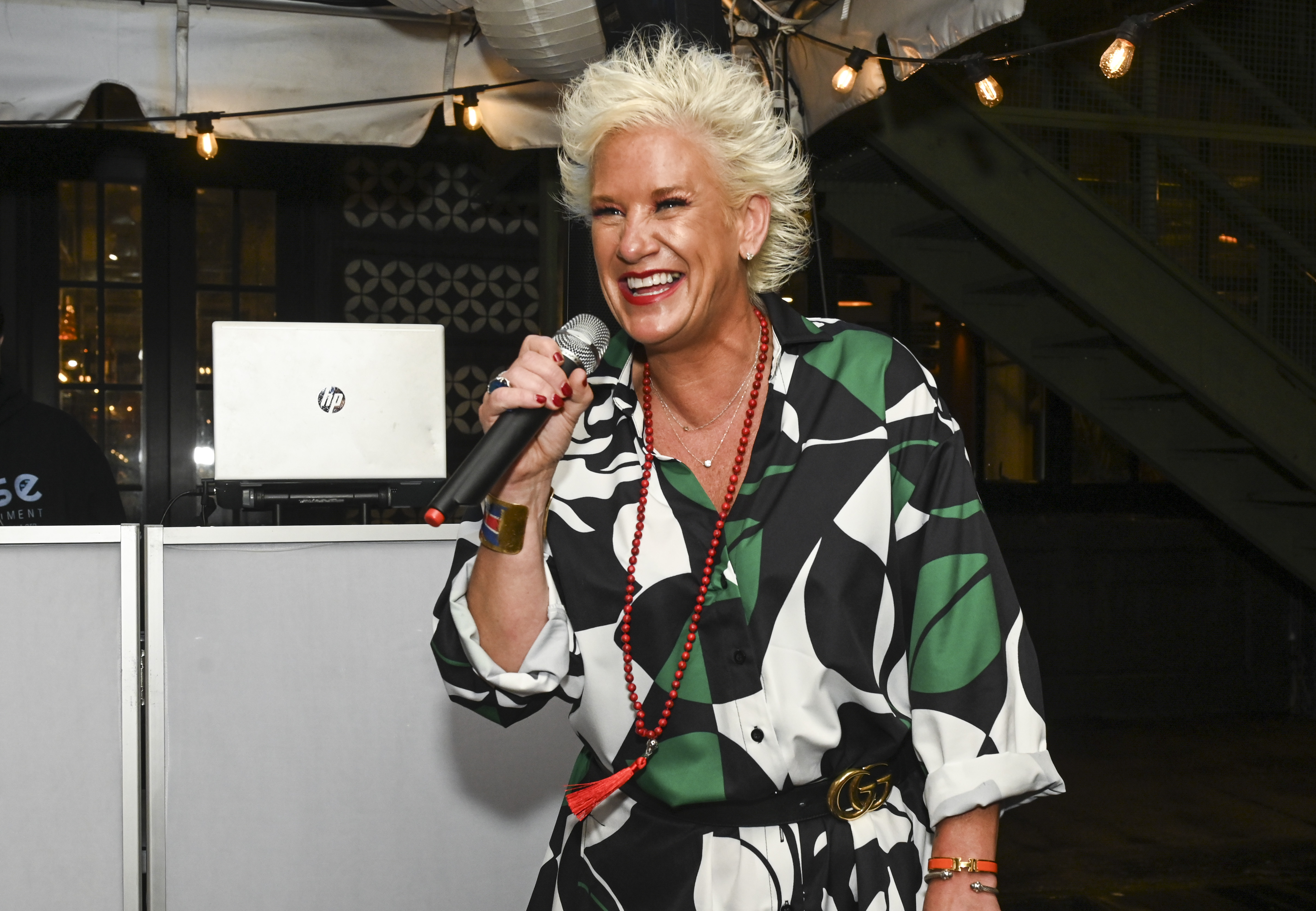 Anne Burrell speaking at Aperitivo in 2022