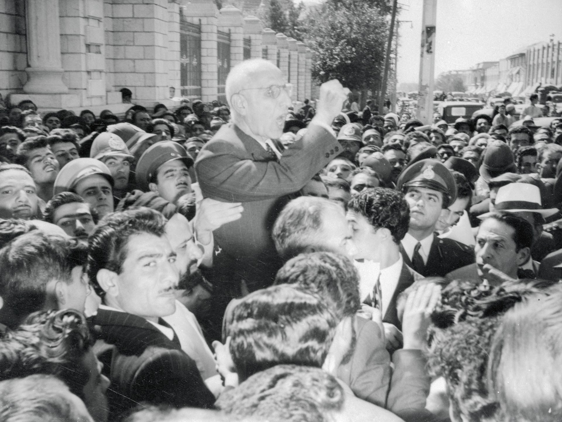‘Regime change’ in Iran: The West’s undemocratic history – DNyuz