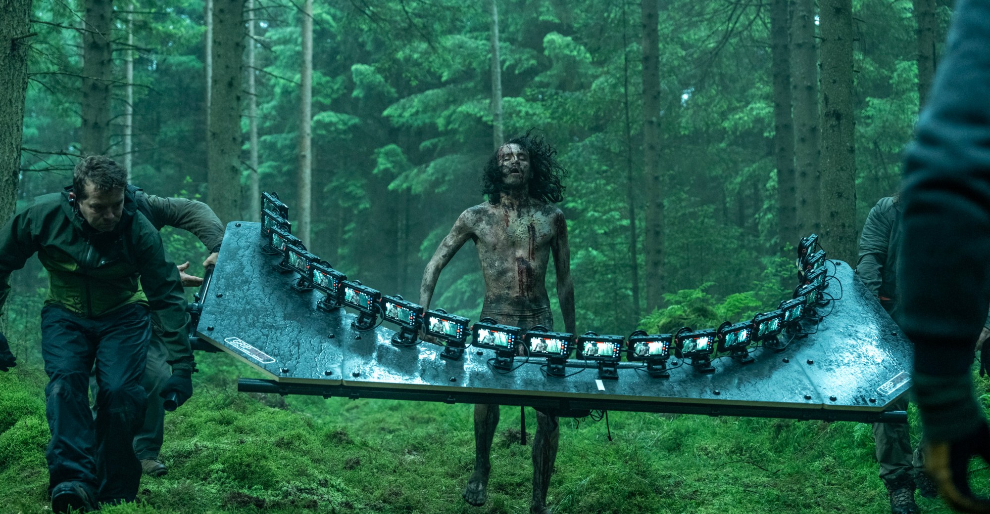 A multi-camera rig capturing an infected for a bullet-time like sequence in 28 Years Later