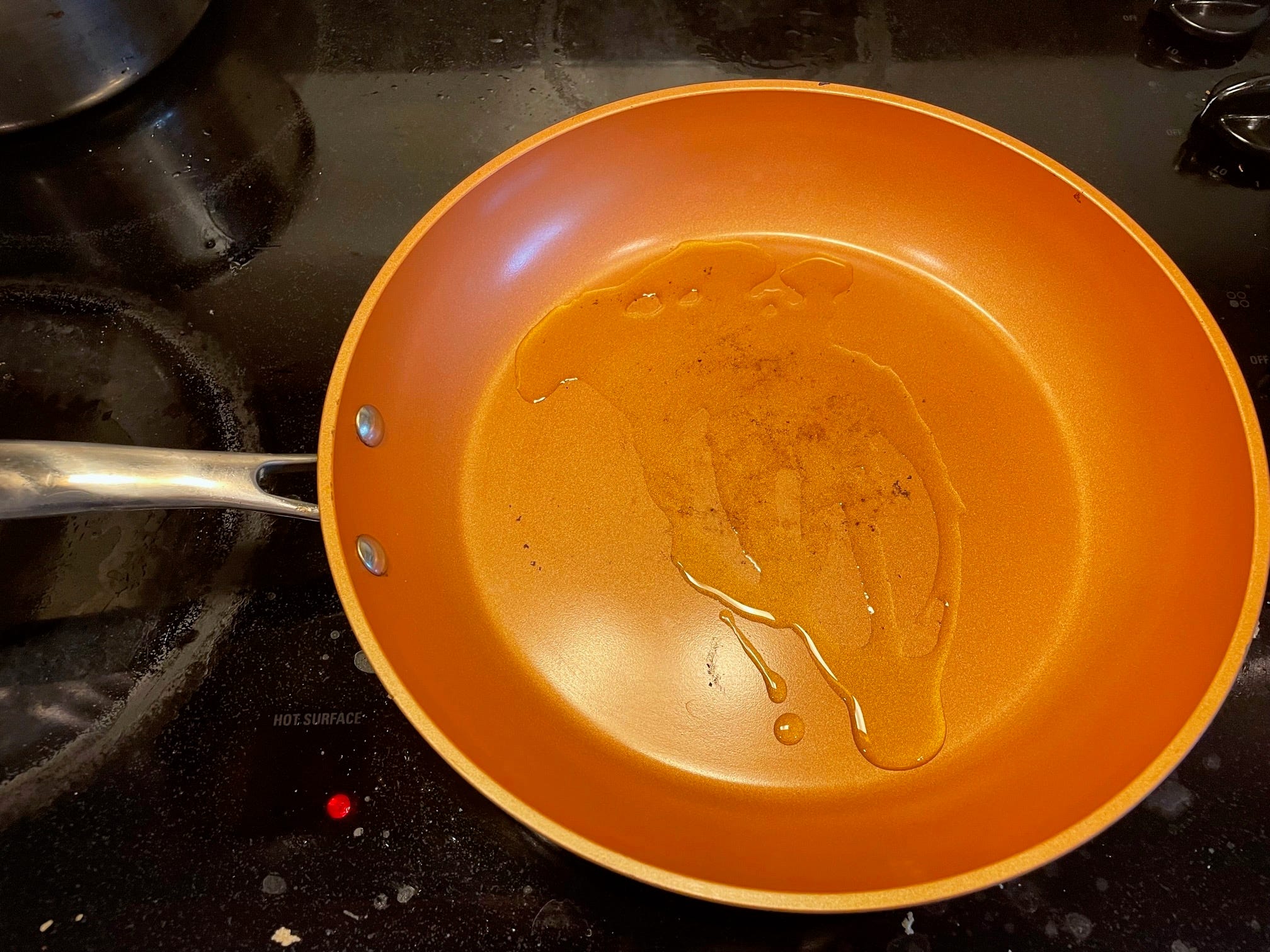Oil in pan for yemista