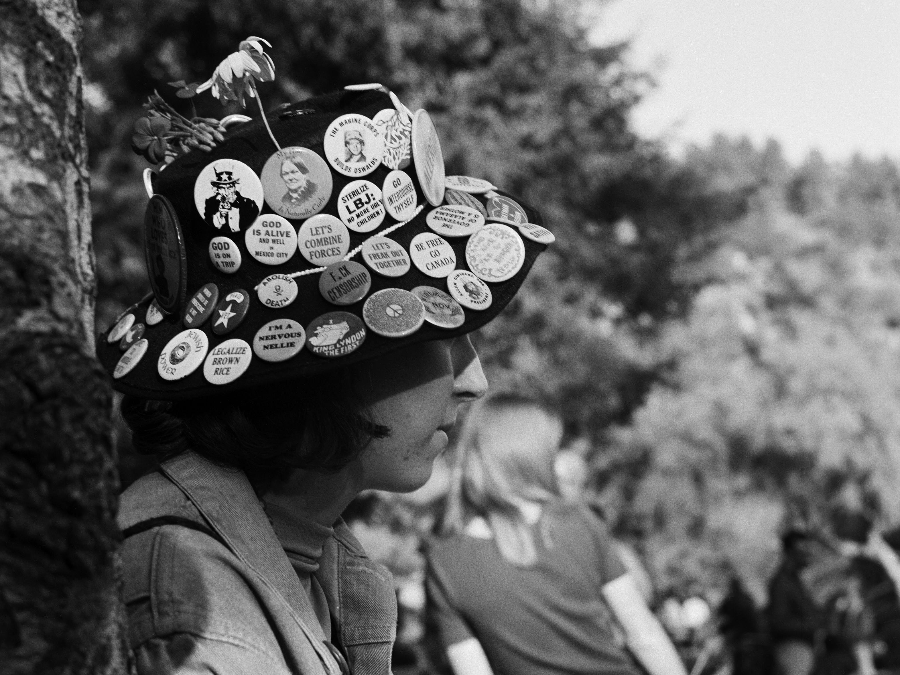 hippie hat pins summer of love 1967