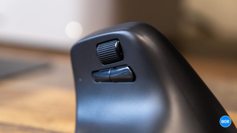 Side scrolling wheel on the Keychron M5