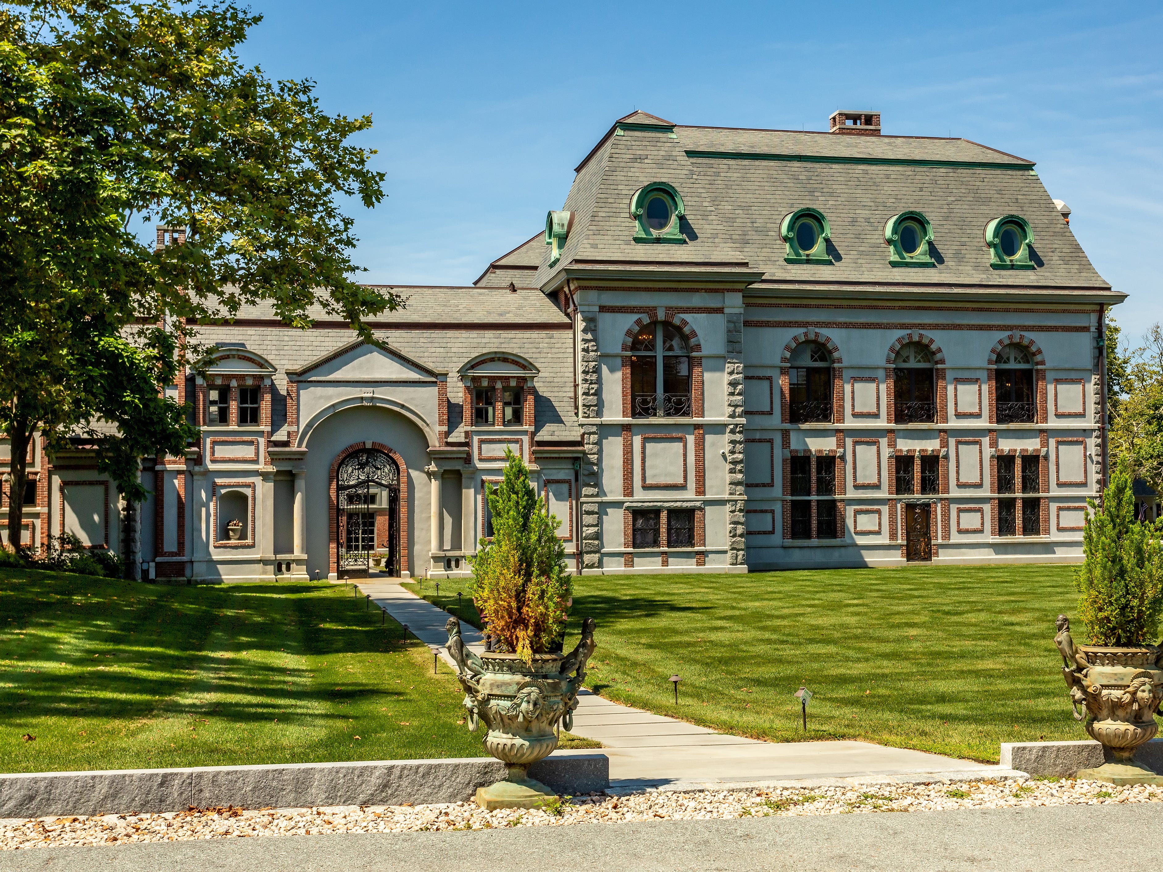 Belcourt of Newport