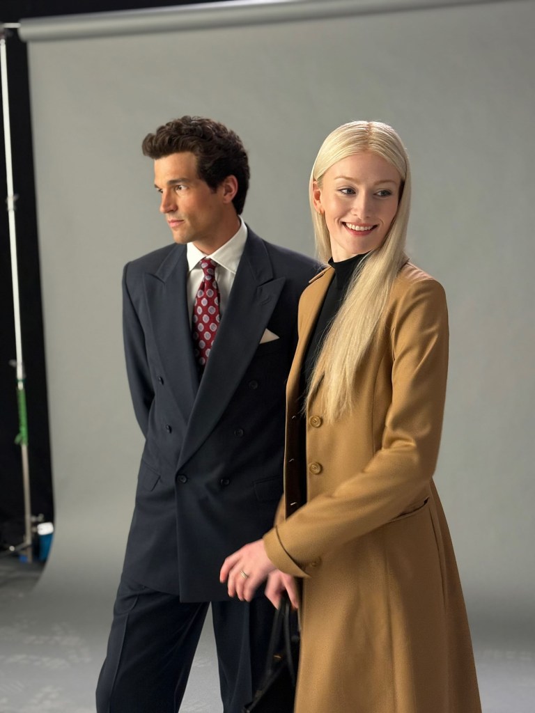 Sarah Pidgeon and Paul Kelly as Carolyn Besette-kennedy and John F. Kennedy Jr.