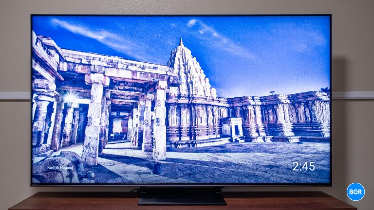 Hisense U7QG Display