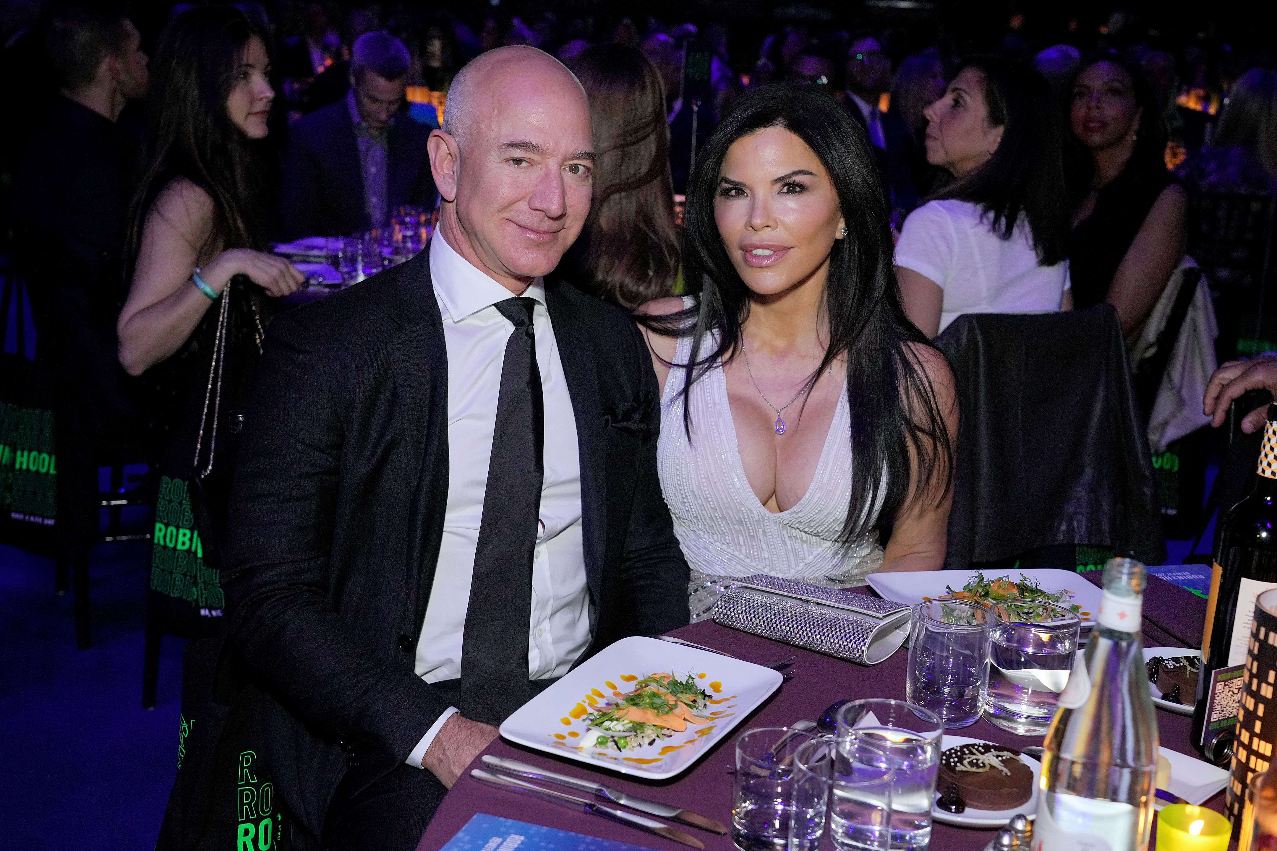 Jeff Bezos and Lauren Sánchez at a dinner. 