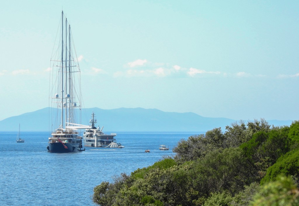 Jeff Bezos's yacht. 