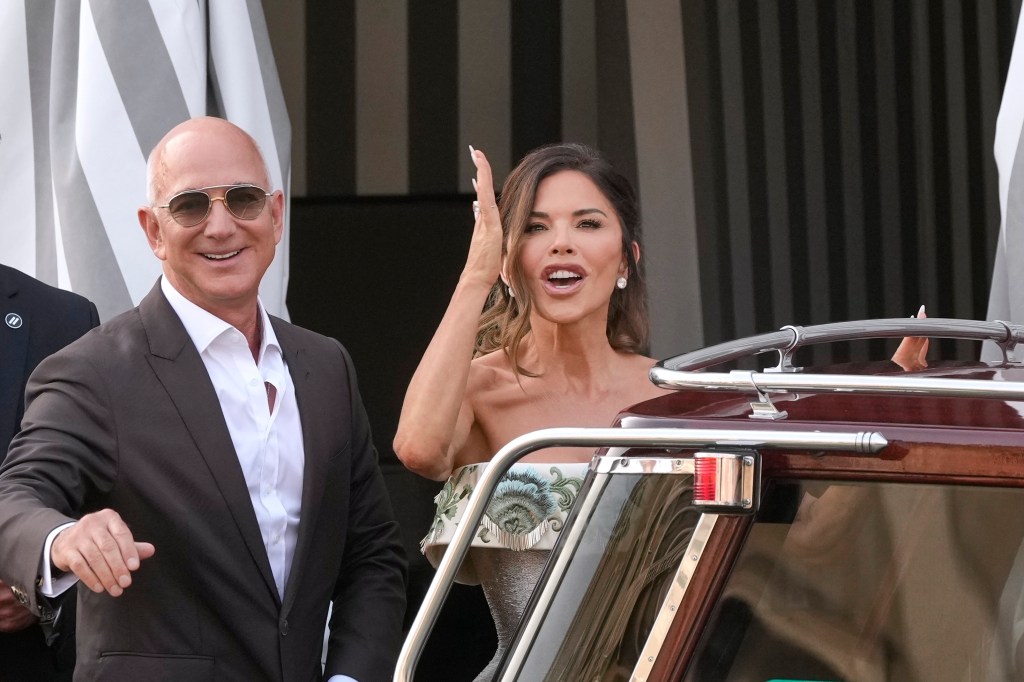 Jeff Bezos and Lauren Sanchez