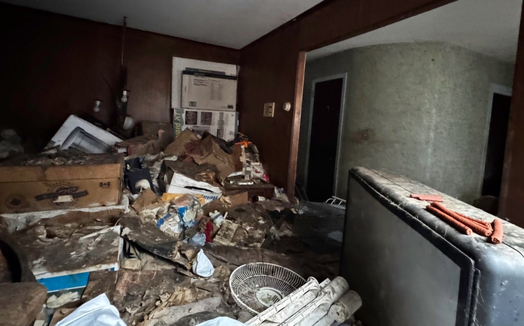 hoarder home