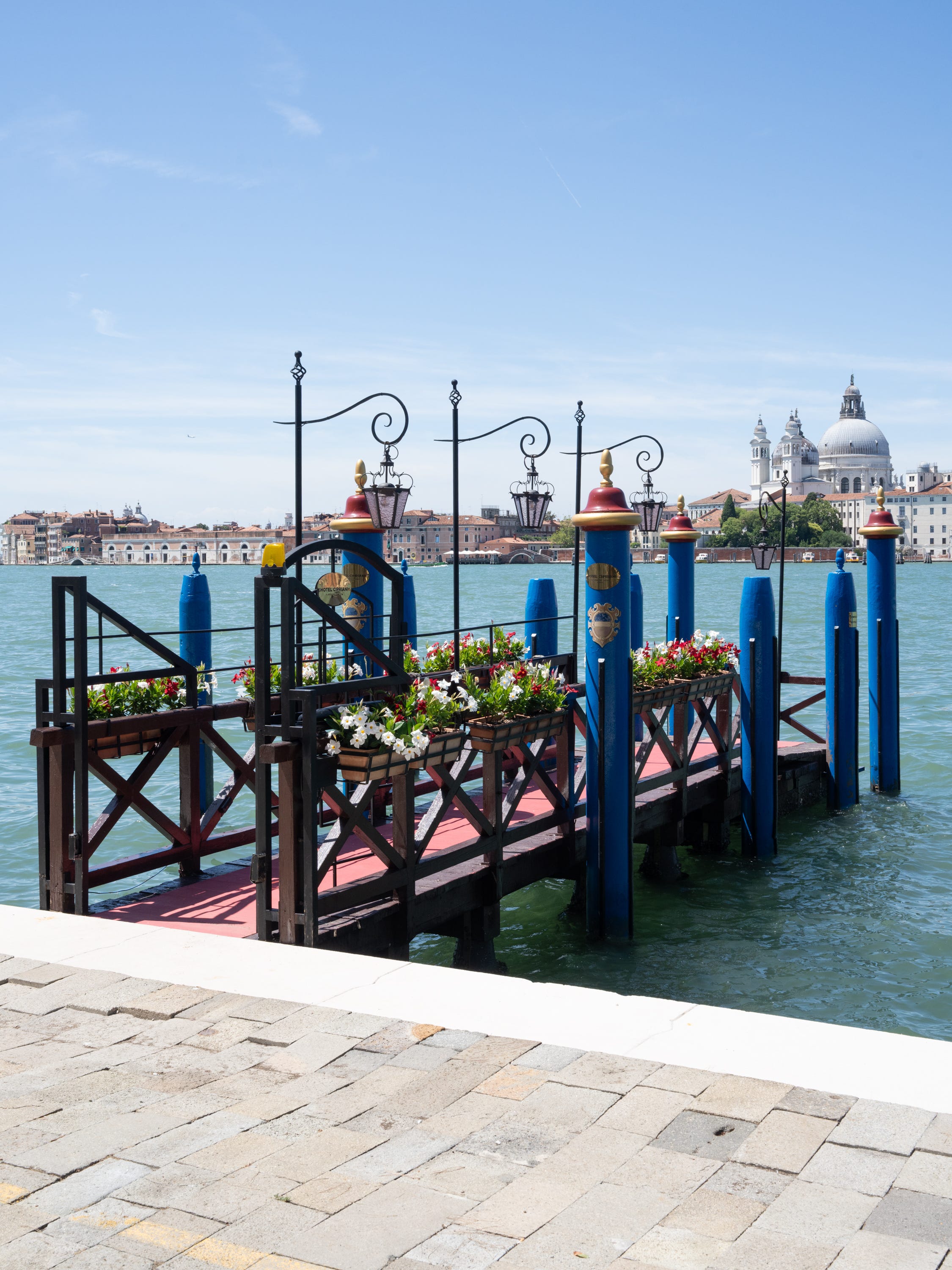 Hotel Capriani dock