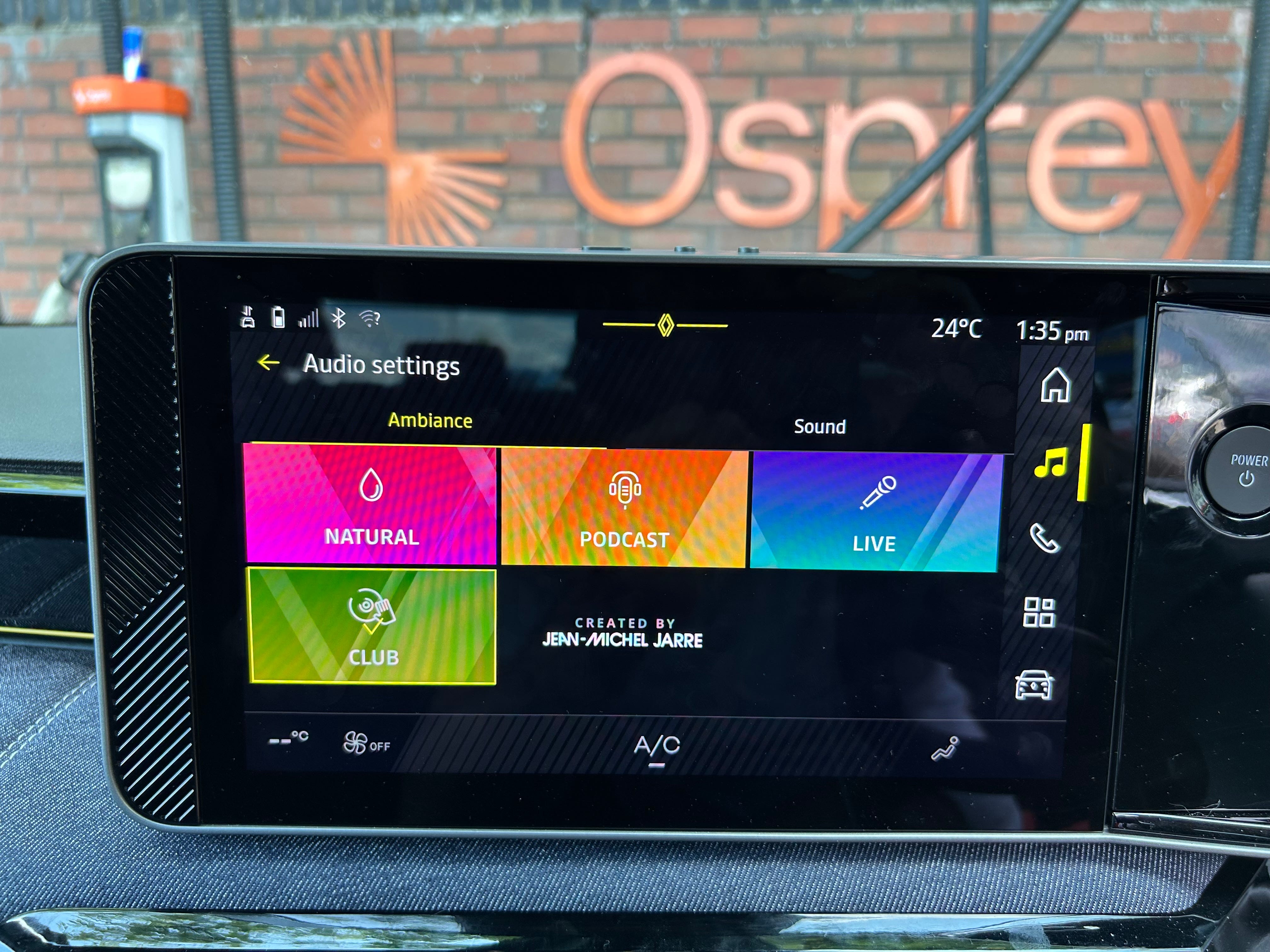 Renault 5 audio system display