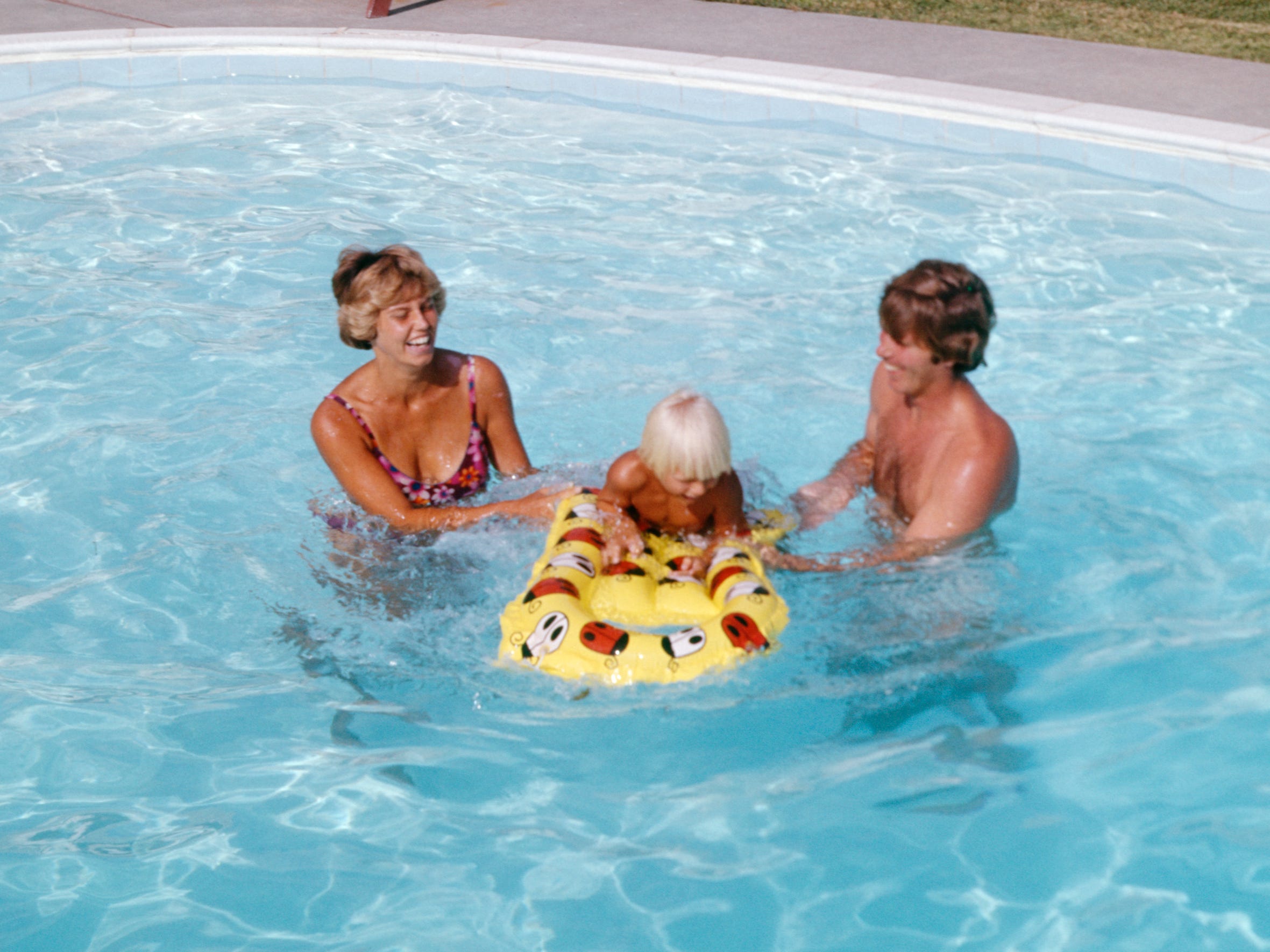small pool float 80s