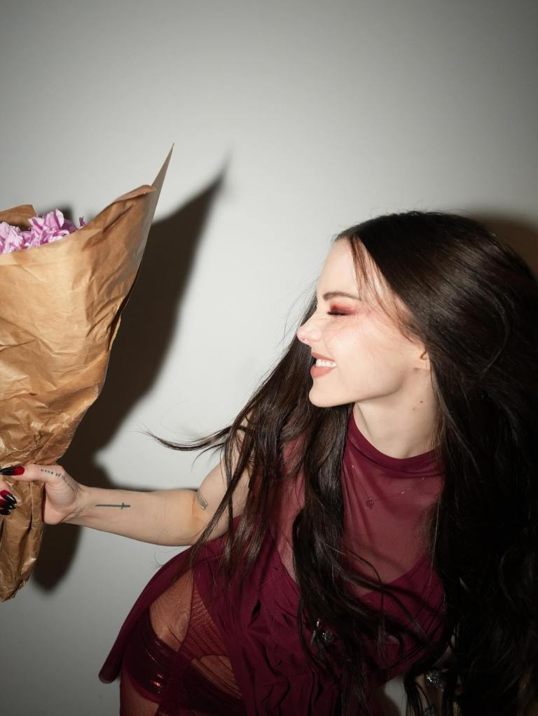 Dove Cameron performs for the first time in two years — opening for Dua Lipa in London’s Wembley Stadium.