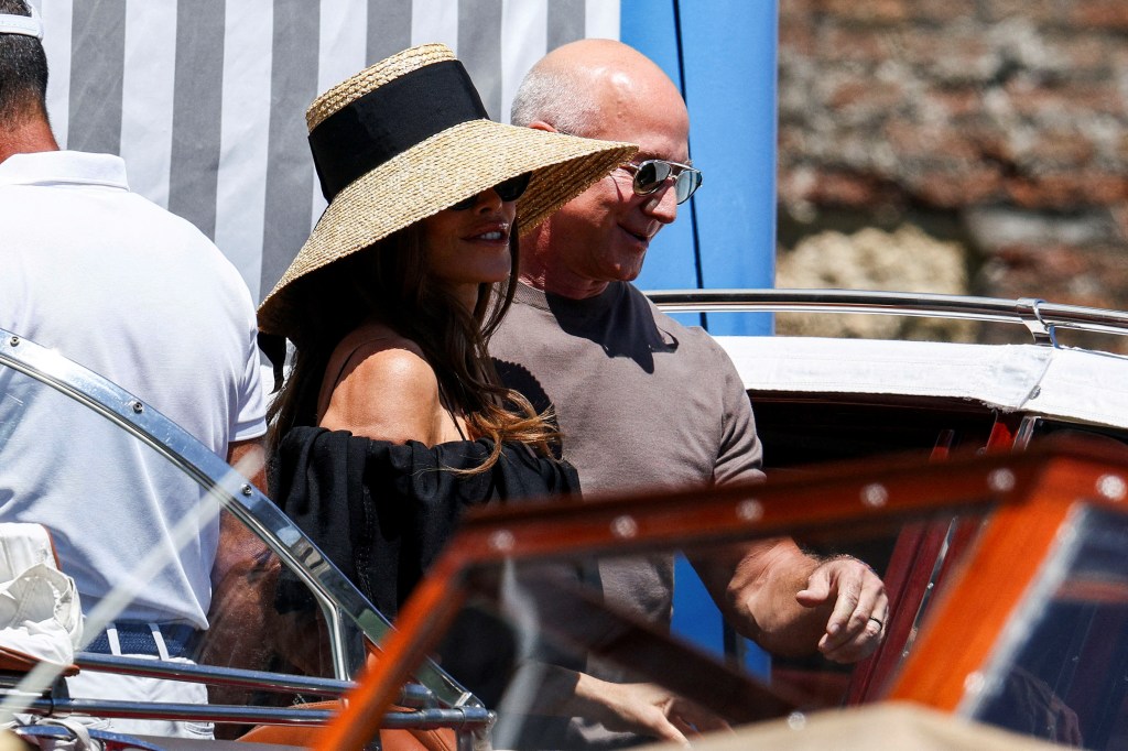 Jeff Bezos and Lauren Sánchez