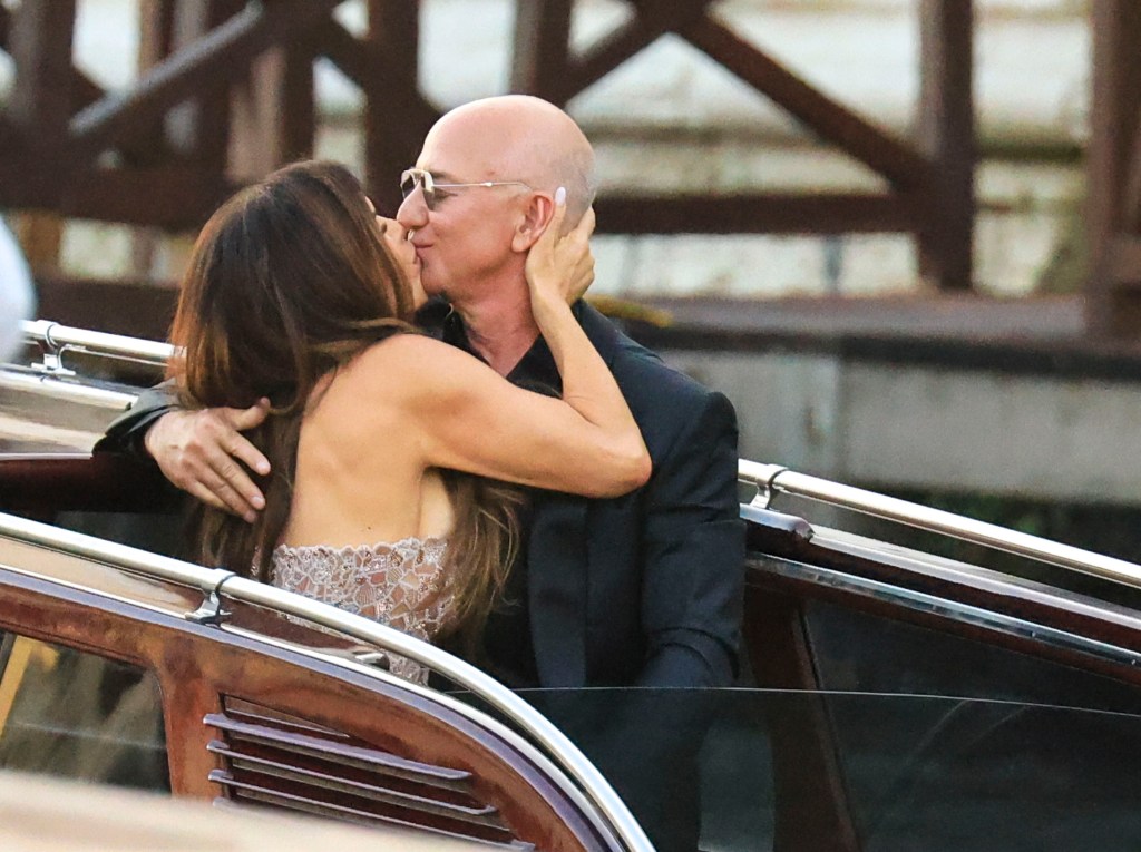 Jeff Bezos and Lauren Sanchez