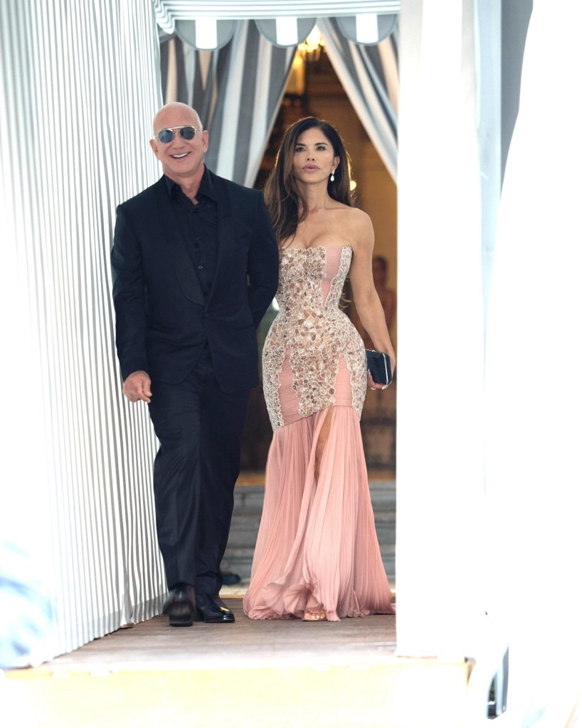Jeff Bezos and Lauren Sánchez.