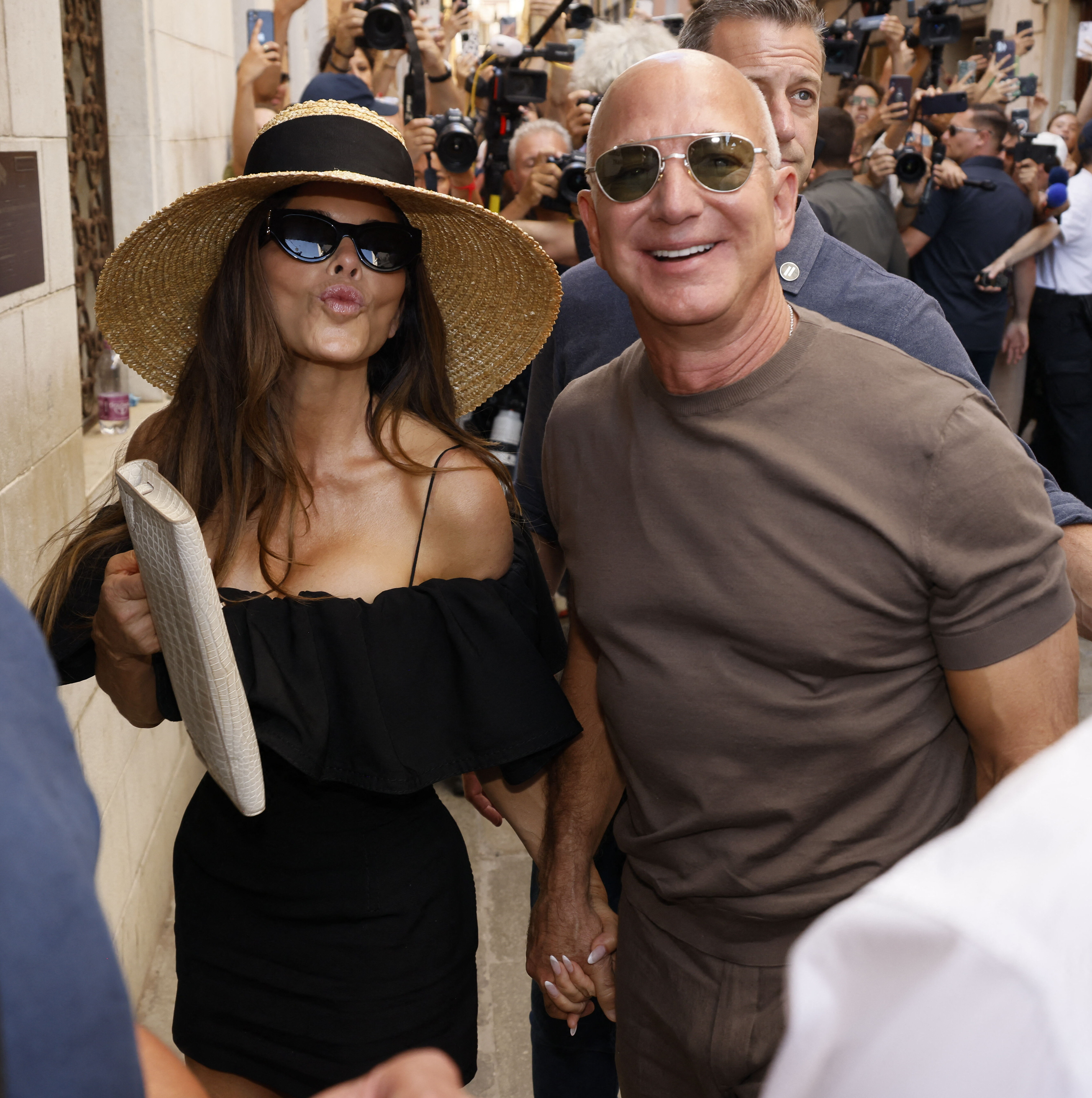 Jeff Bezos and Lauren Sánchez.