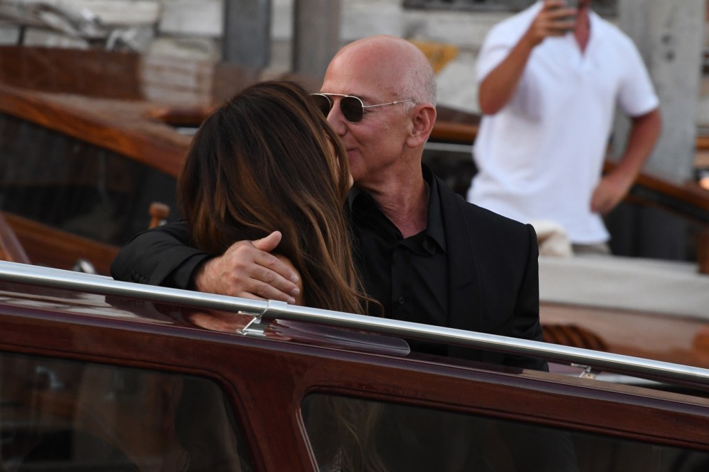 Lauren Sánchez and Jeff Bezos in Venice Friday