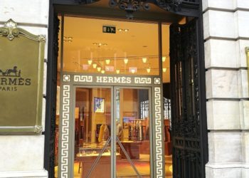 I used to work at Hermès. I saw customers make the same 5 mistakes — especially when trying to get a coveted Birkin.