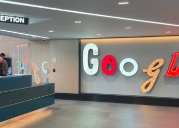 5 Googlers who started as interns share their advice on securing a full-time offer