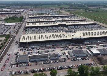 At Amazon’s Biggest Data Center, Everything Is Supersized for A.I.