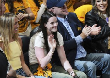 Caitlin Clark returns with 32 points and Fever hand Liberty first loss with 102-88 victory