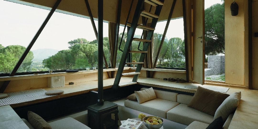 EDWorks. Brings Cozy Conversation Pit to Woodland Cabin