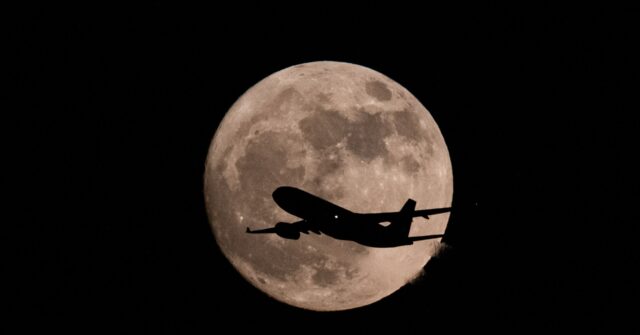 Flight Tracker Allegedly Spies Mysterious Chinese Transport Planes Heading for Iran