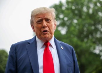 Former Coast Guard officer arrested after allegedly threatening to assassinate Trump: FBI
