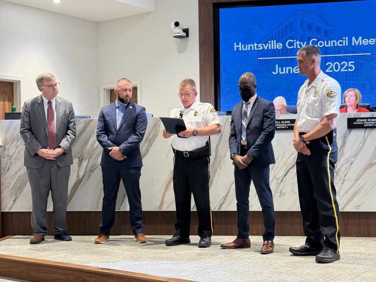 Huntsville investigator honored for saving officer involved in fiery crash