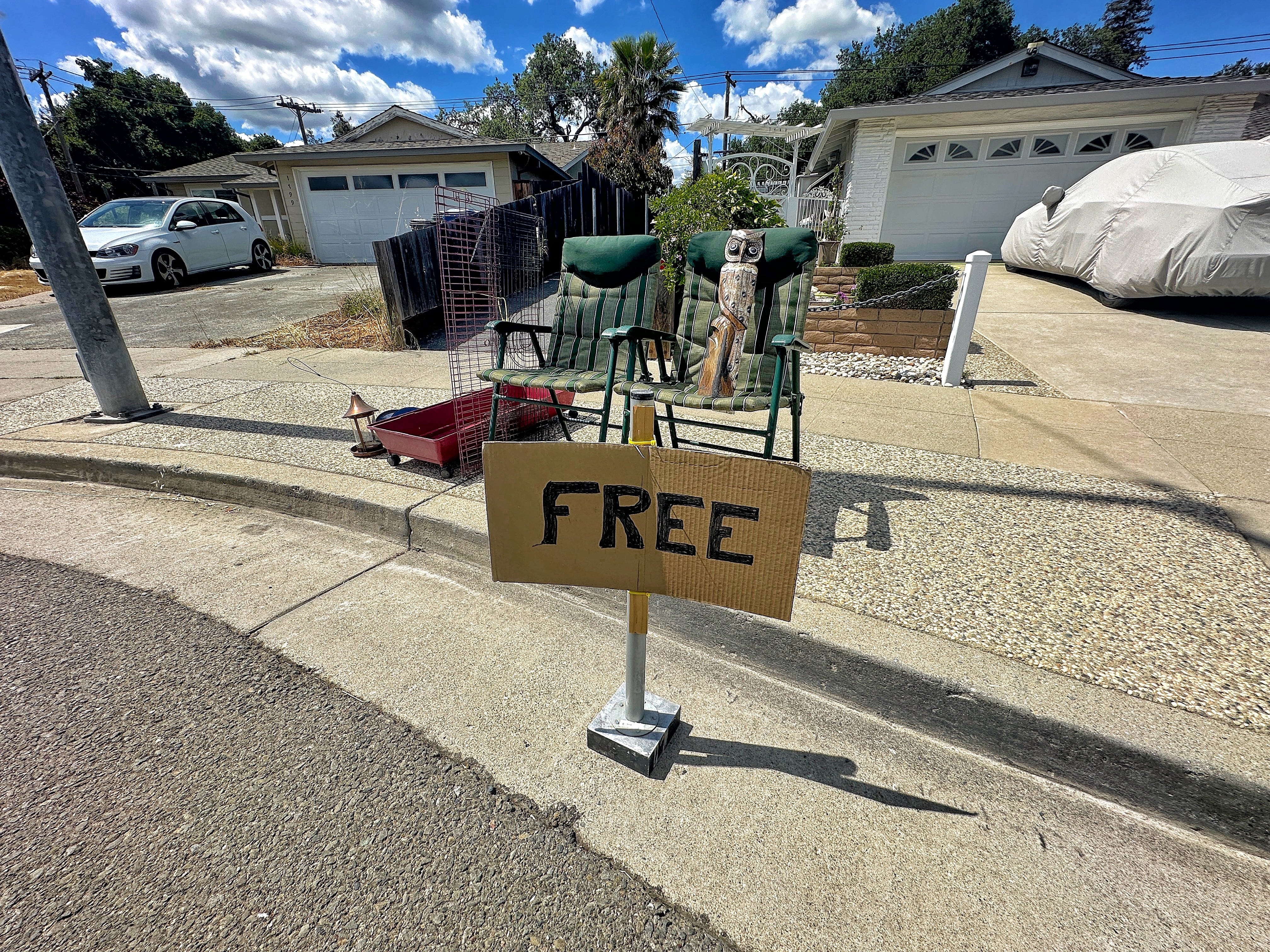 Stuff for free on the side of the road