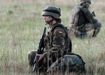 Involve young people in reshaping military service