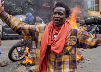 Kenya protest: Police shoot unarmed civilian