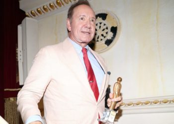 Kevin Spacey Receives Italian Global Series Festival Award & Praises Franco Nero For “Casting Me When Very Few Had The Guts”