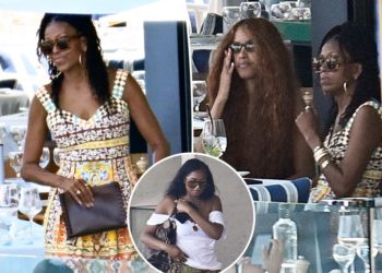 Michelle Obama enjoys relaxing tropical getaway with daughters Malia and Sasha