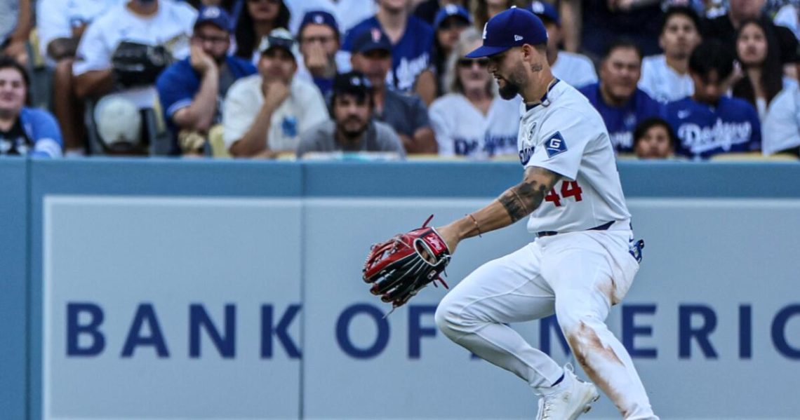 Plaschke: Missed chance to sweep Yankees leaves Dodgers in a precarious spot