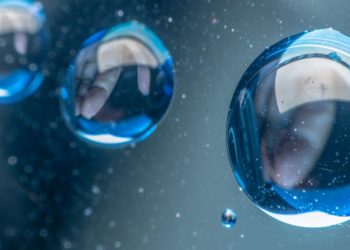 Scientists invented a lens made of water with adjustable focus