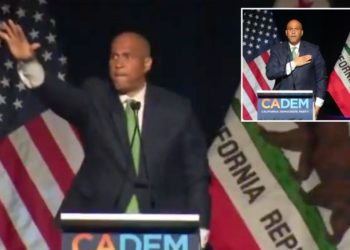 Sen. Cory Booker roasted by pundits who accuse him of making Nazi salute at political event