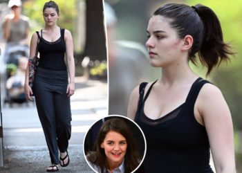 Suri Cruise looks just like mom Katie Holmes while enjoying summer vacation in NYC