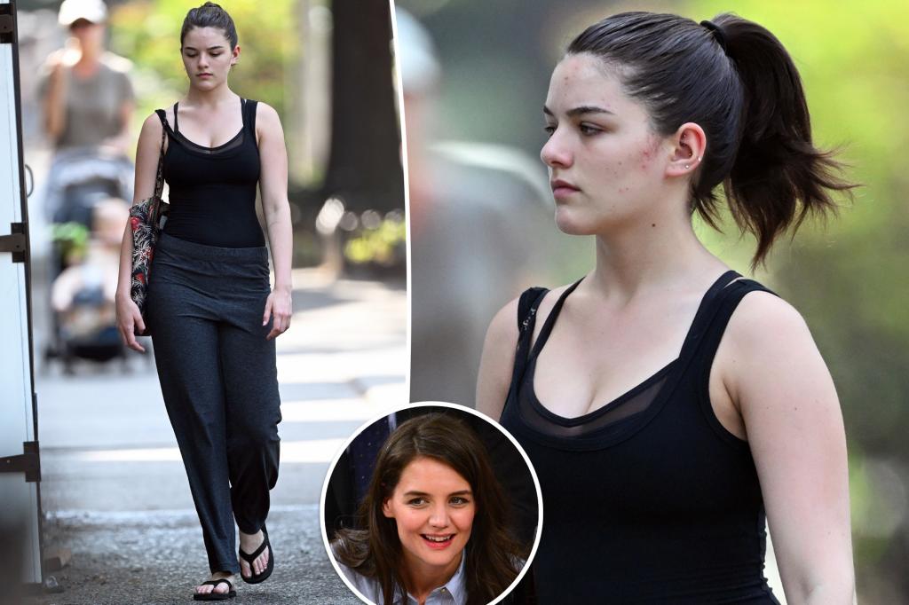 Suri Cruise looks just like mom Katie Holmes while enjoying summer vacation in NYC