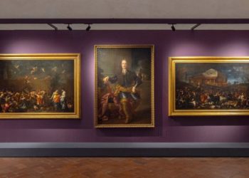 Visitor damages Uffizi painting while posing for photo