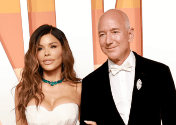 Vogue Puts Lauren Sánchez, Wedding Dress And All, On Digital Cover