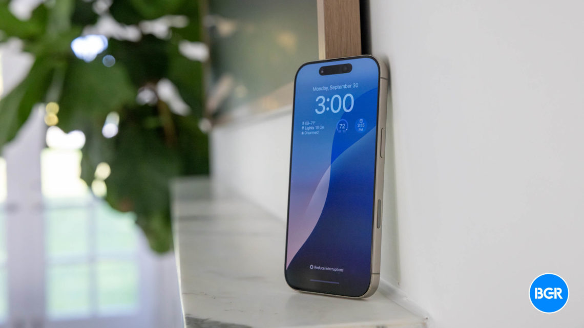 Will the foldable iPhone and iPad launch at the same time?