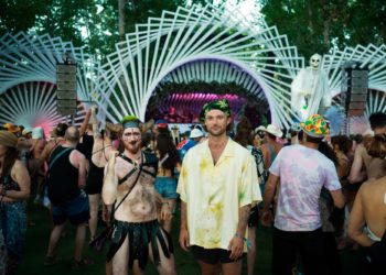 10 Things I Learned Rawdogging a 4-Day Rave Without Booze or Drugs