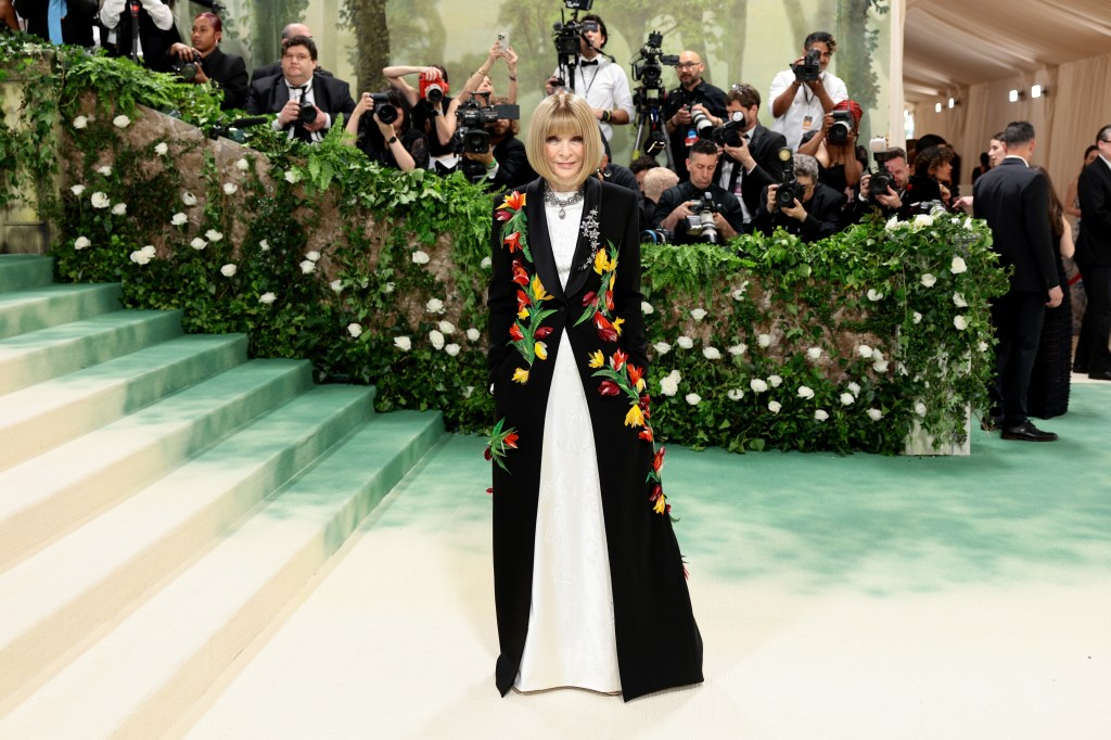 Anna Wintour on the Met Gala 2024 red carpet