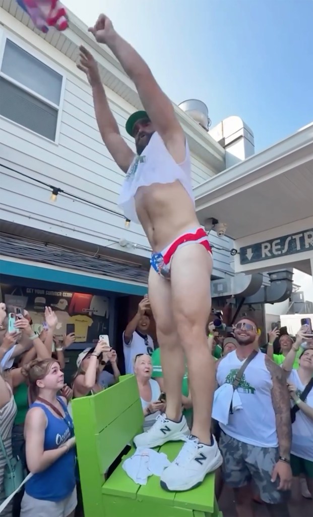 Jason Kelce wears Speedo at charity event